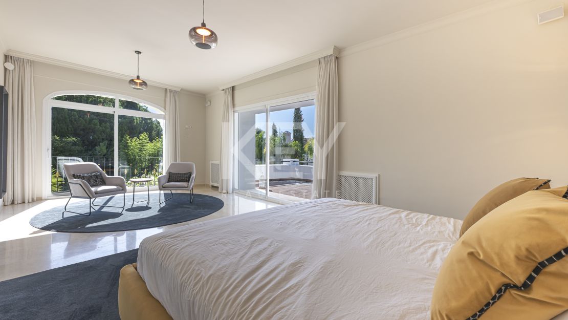 Villa andaluza clásica con privacidad y vistas al golf en La Reserva de La Quinta