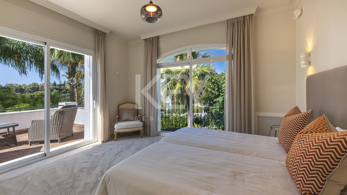 Villa andaluza clásica con privacidad y vistas al golf en La Reserva de La Quinta