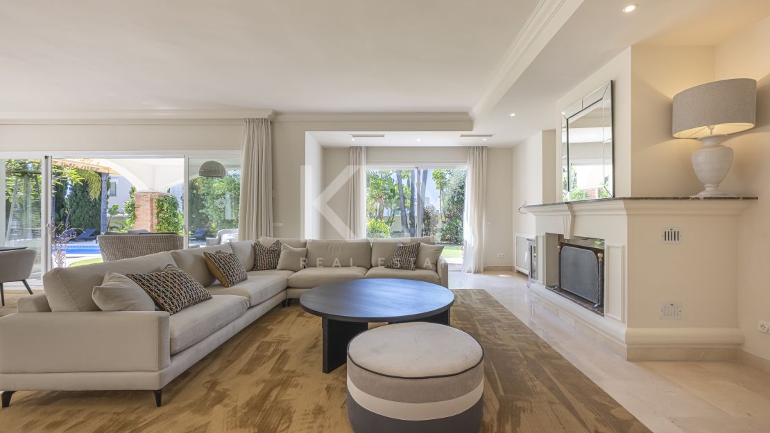 Villa andaluza clásica con privacidad y vistas al golf en La Reserva de La Quinta