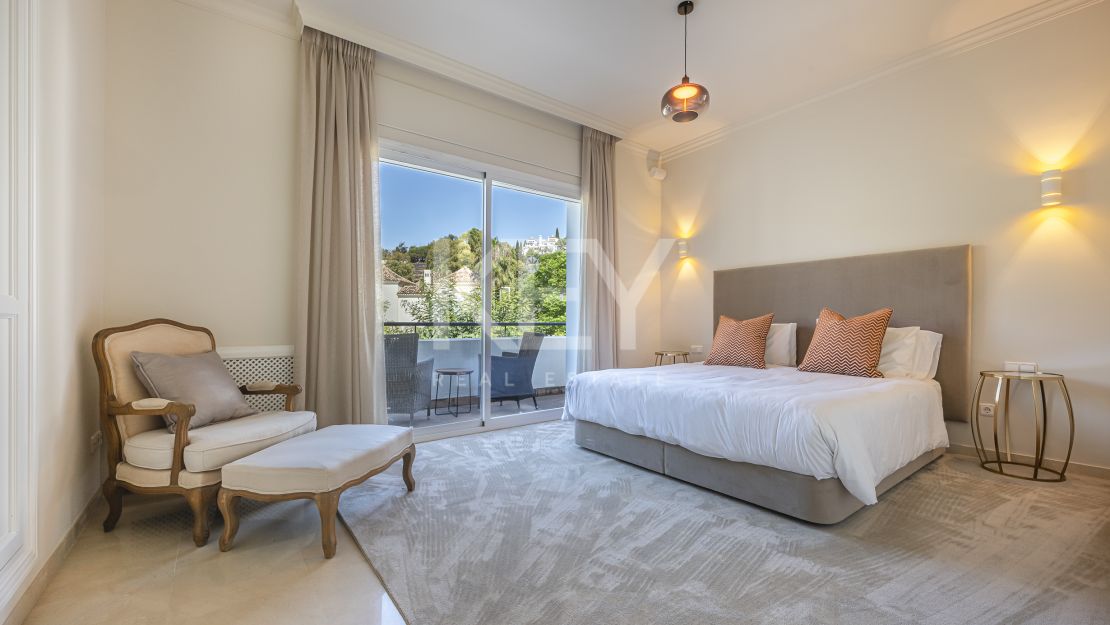 Villa andaluza clásica con privacidad y vistas al golf en La Reserva de La Quinta