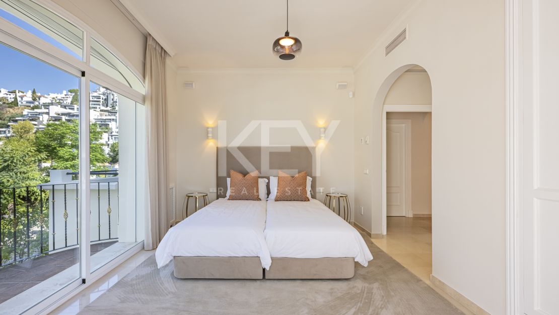 Villa andaluza clásica con privacidad y vistas al golf en La Reserva de La Quinta