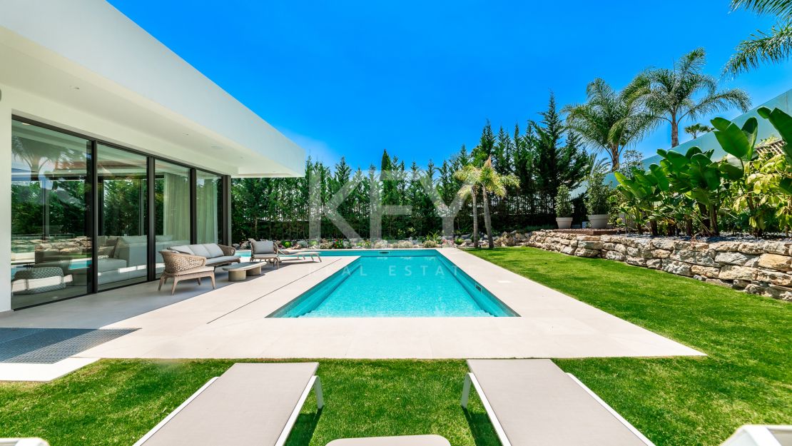 Amplia y cómoda villa a estrenar en venta en La Cerquilla, Nueva Andalucia, Marbella
