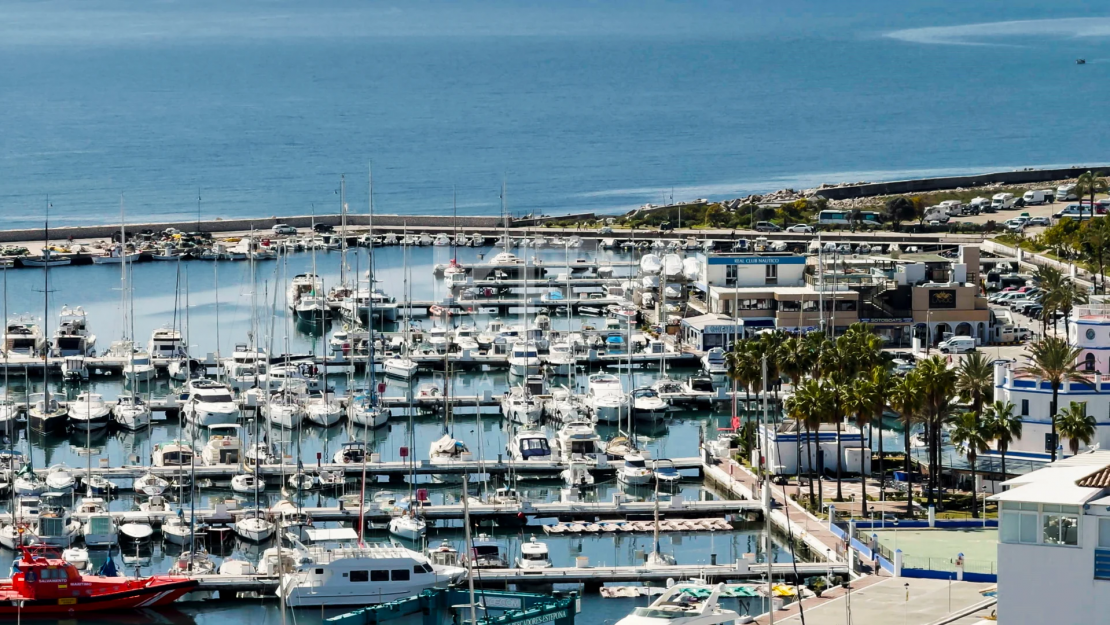Impresionantes villas con un diseño exclusivo están perfectamente ubicadas en la Costa del Sol.
