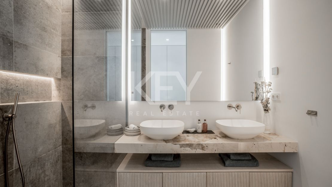 Lujosa y espectacular villa con SPA privado en La Quinta, Benahavís