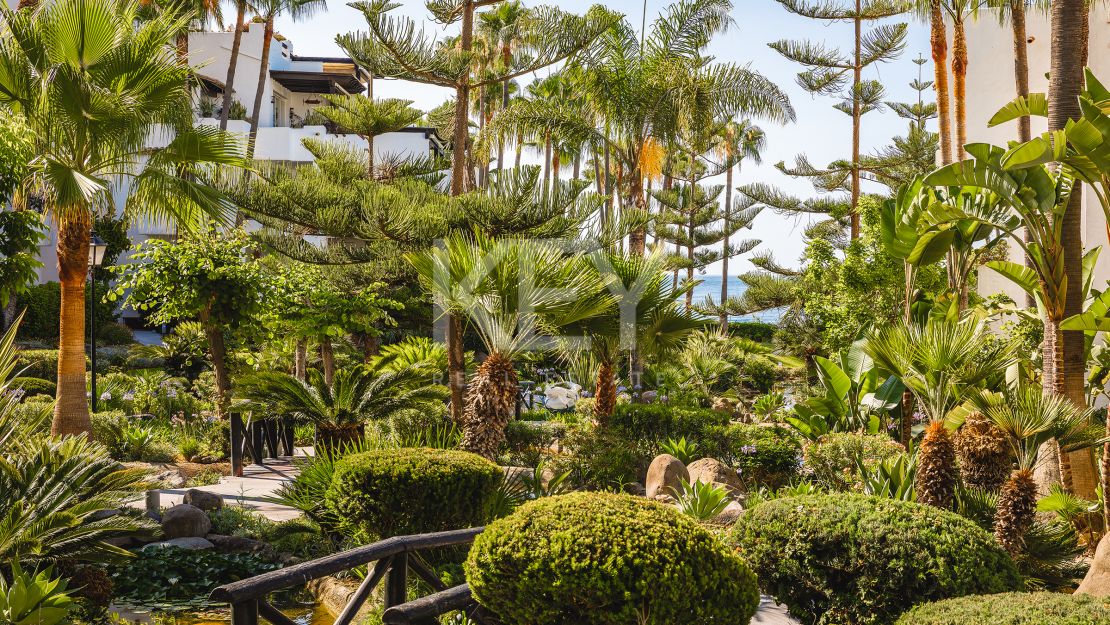 Luxury and perfectly presented apartment for sale in Marina Puente Romano