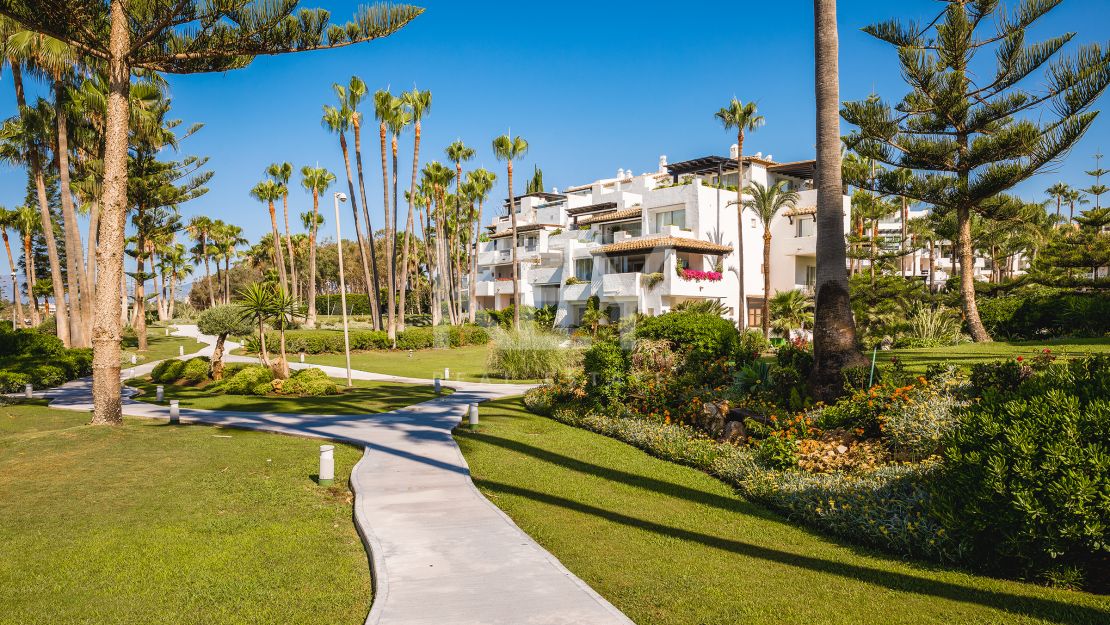 Luxury and perfectly presented apartment for sale in Marina Puente Romano