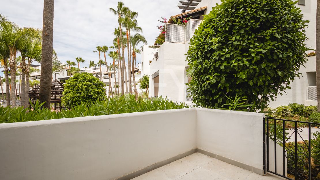 Luxury and perfectly presented apartment for sale in Marina Puente Romano