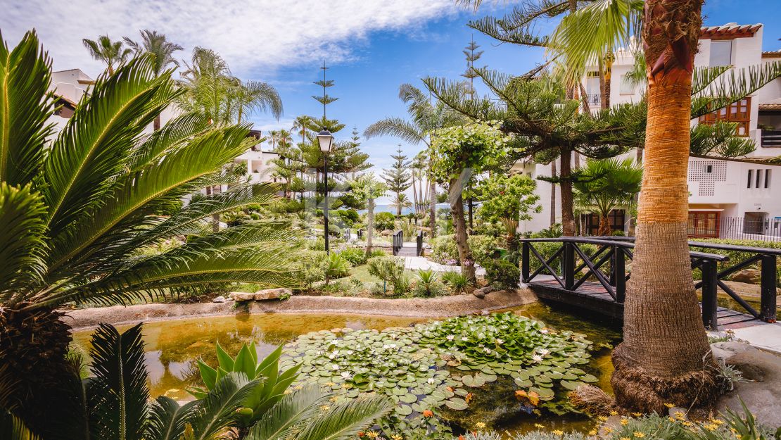 Luxury and perfectly presented apartment for sale in Marina Puente Romano