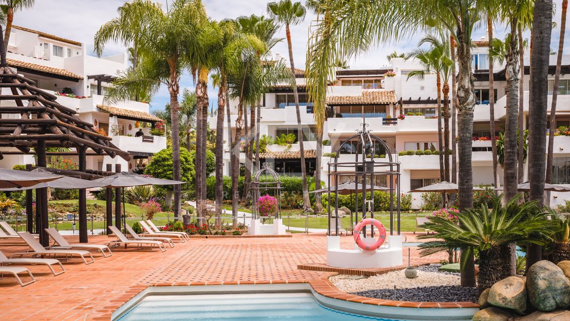 Luxury and perfectly presented apartment for sale in Marina Puente Romano