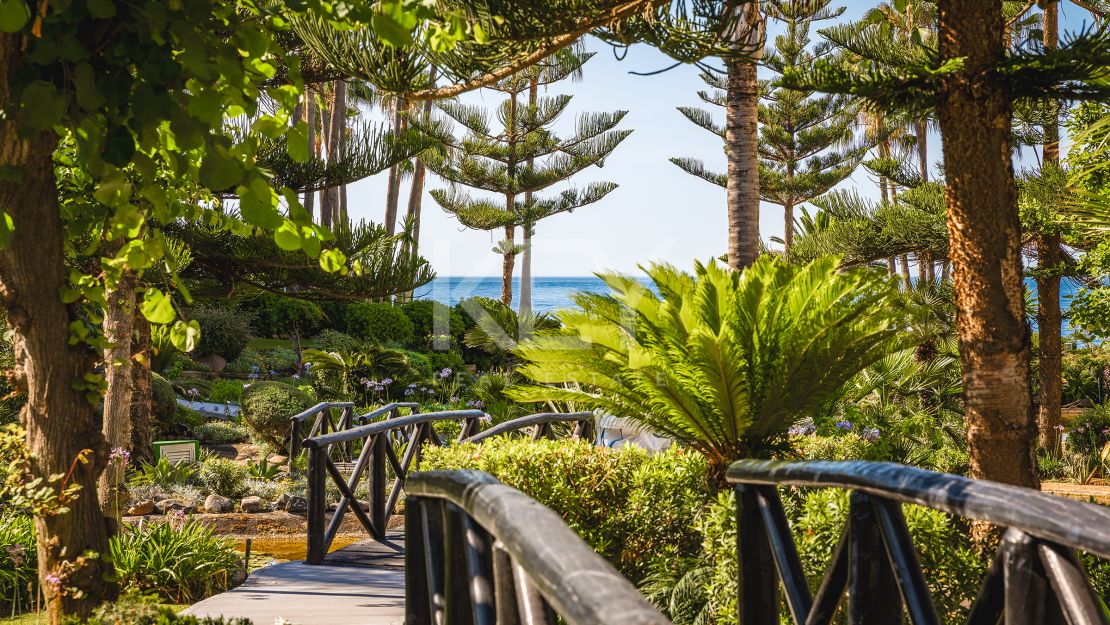 Luxury and perfectly presented apartment for sale in Marina Puente Romano