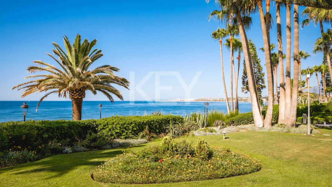 Luxury and perfectly presented apartment for sale in Marina Puente Romano