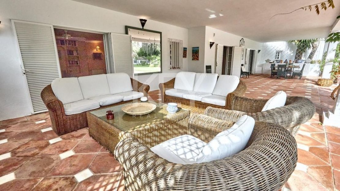 Grandiose Andalusian style villa for sale in Casasola, Estepona