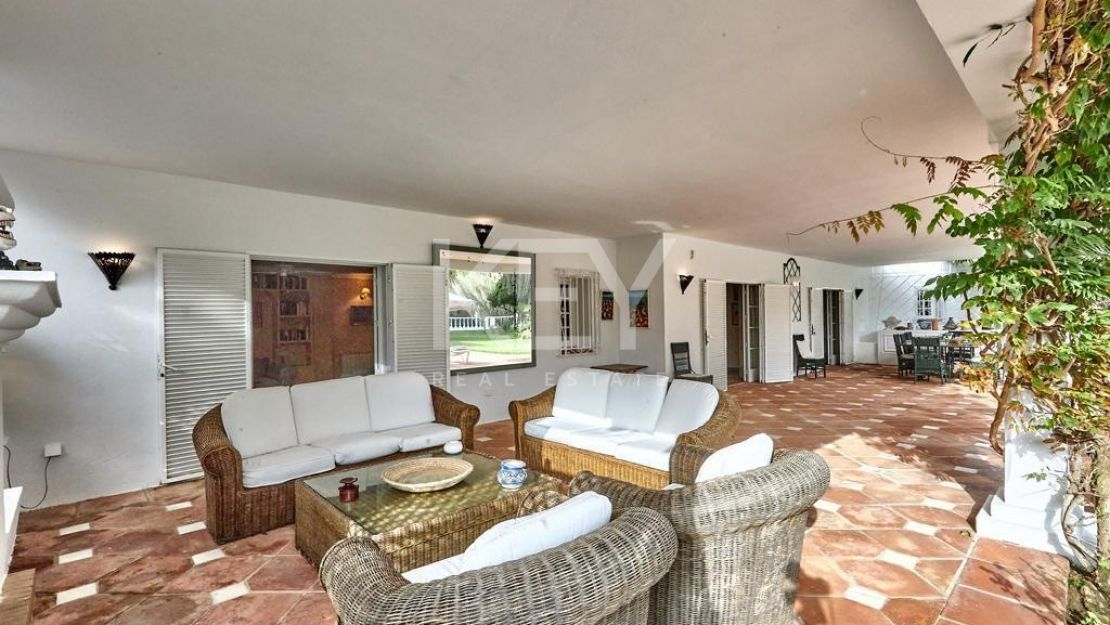 Grandiose Andalusian style villa for sale in Casasola, Estepona