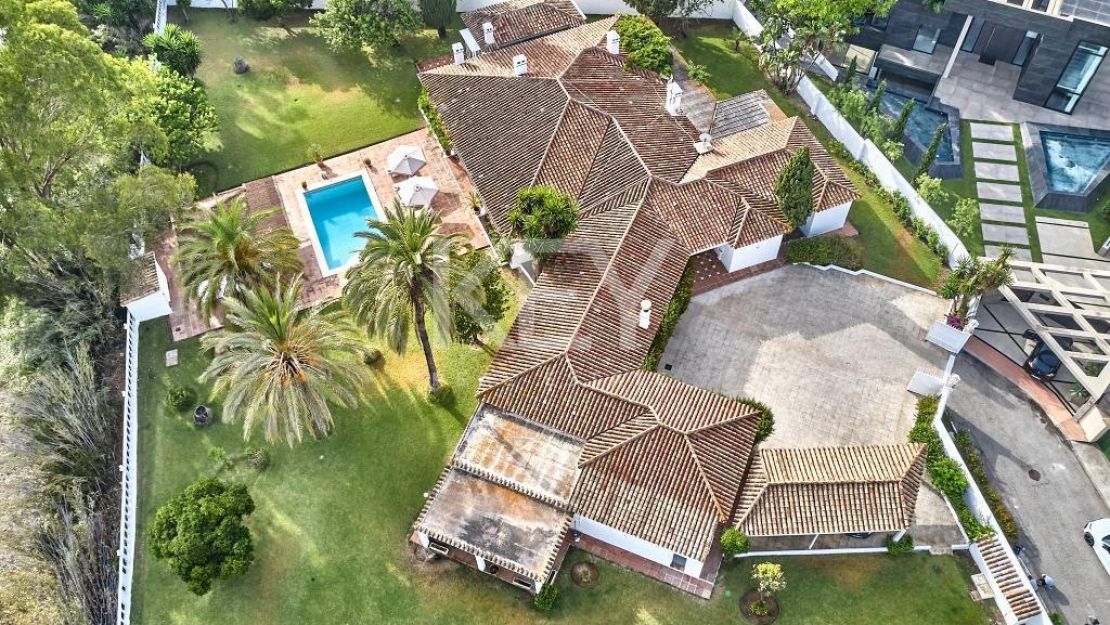 Grandiose Andalusian style villa for sale in Casasola, Estepona