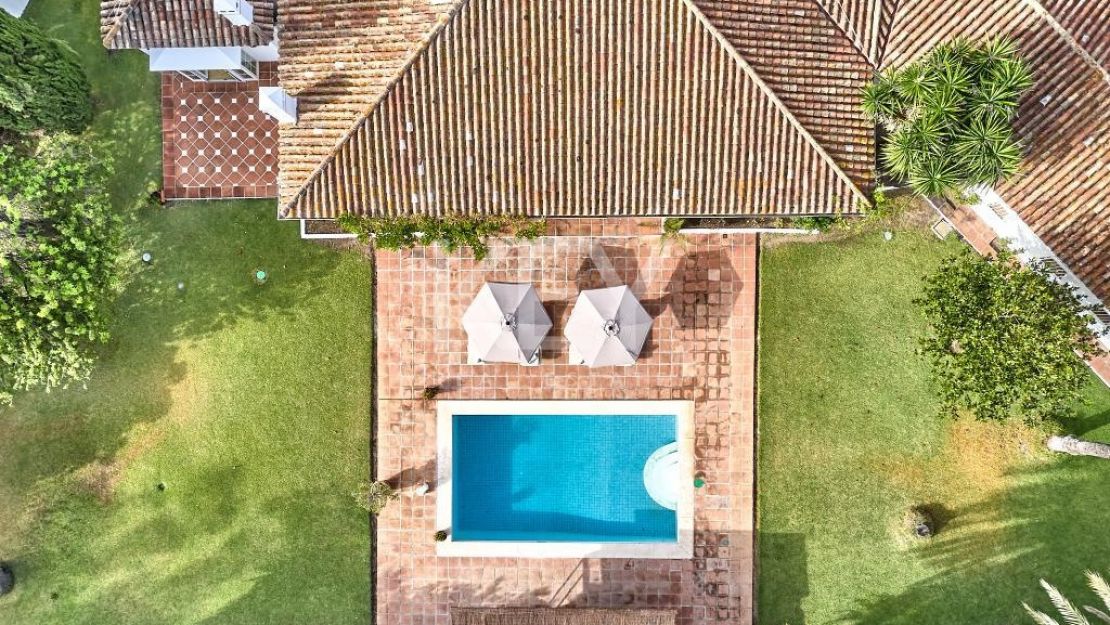 Grandiose Andalusian style villa for sale in Casasola, Estepona