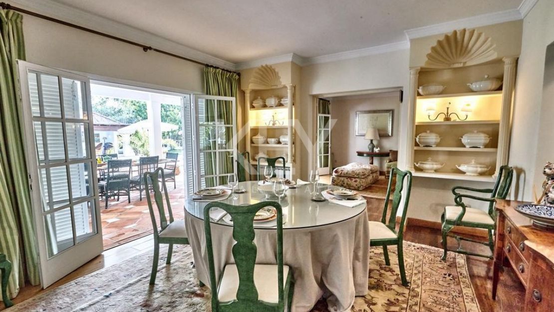 Grandiose Andalusian style villa for sale in Casasola, Estepona