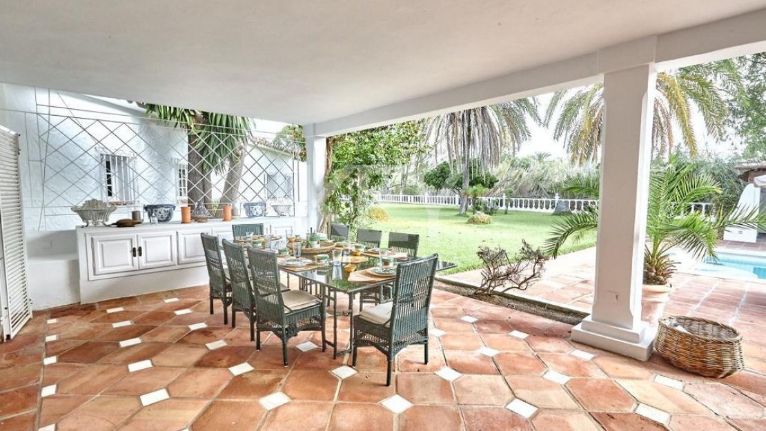 Grandiose Andalusian style villa for sale in Casasola, Estepona
