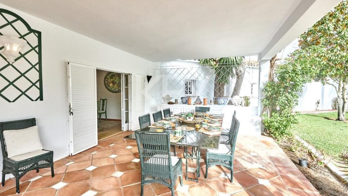 Grandiose Andalusian style villa for sale in Casasola, Estepona