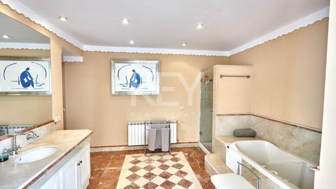 Grandiose Andalusian style villa for sale in Casasola, Estepona