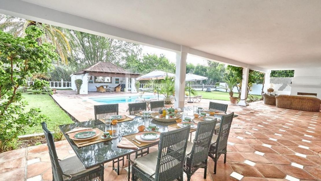 Grandiose Andalusian style villa for sale in Casasola, Estepona
