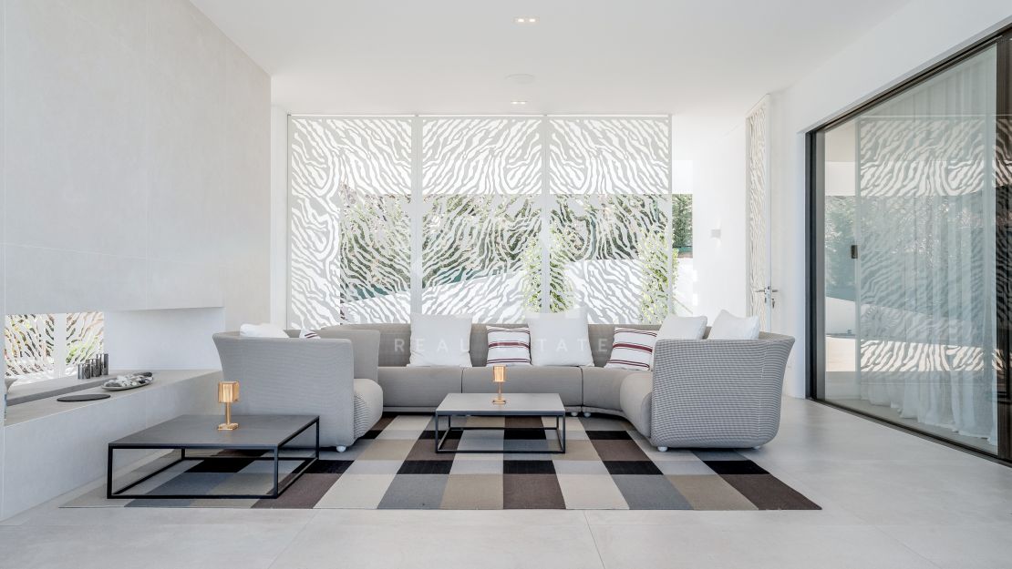 Lujosa Villa en Venta en Marbella Club Golf Resort con Impresionantes Vistas Panorámicas