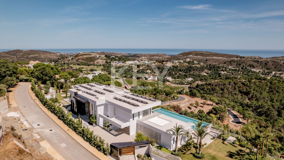 Lujosa Villa en Venta en Marbella Club Golf Resort con Impresionantes Vistas Panorámicas
