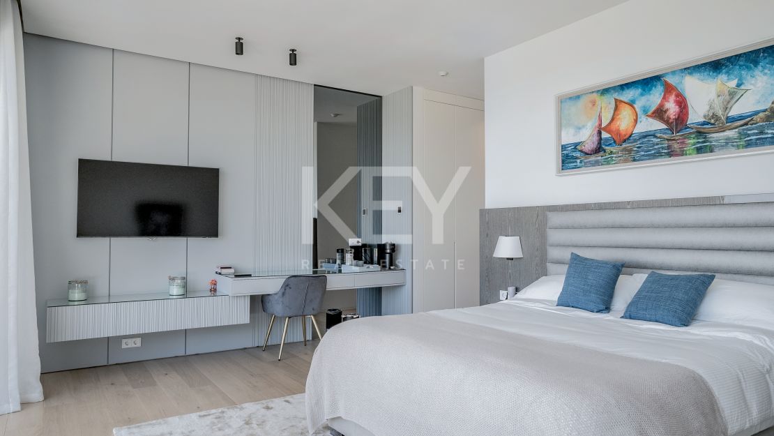 Lujosa Villa en Venta en Marbella Club Golf Resort con Impresionantes Vistas Panorámicas