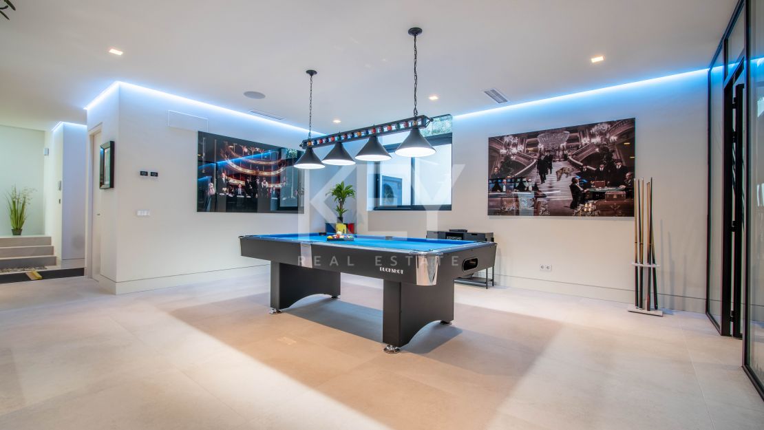Villa contemporánea de lujo con vistas panorámicas en venta en La Alqueria, Benahavis