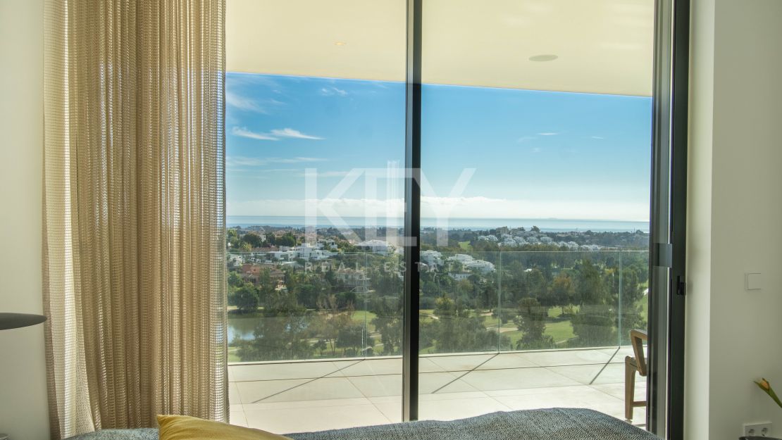 Villa contemporánea de lujo con vistas panorámicas en venta en La Alqueria, Benahavis