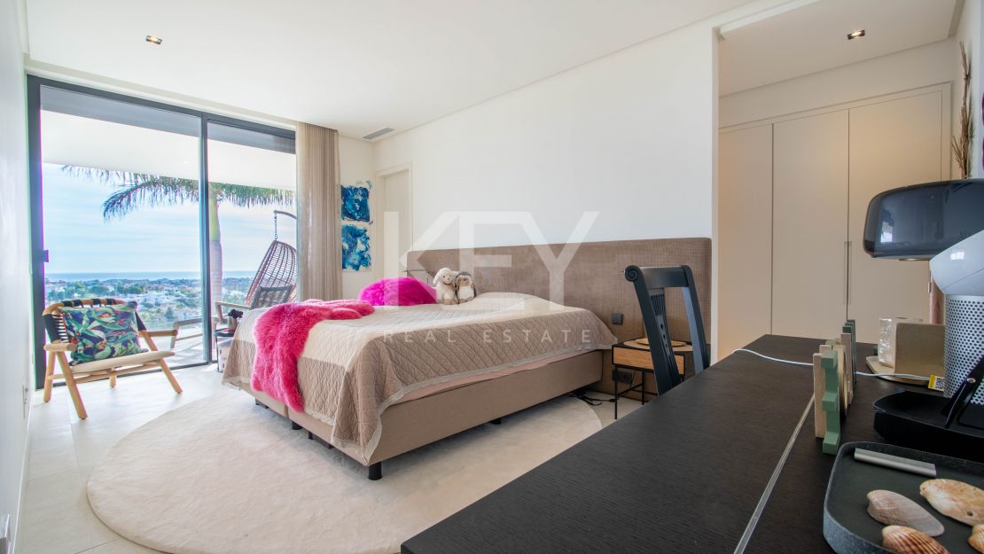 Villa contemporánea de lujo con vistas panorámicas en venta en La Alqueria, Benahavis