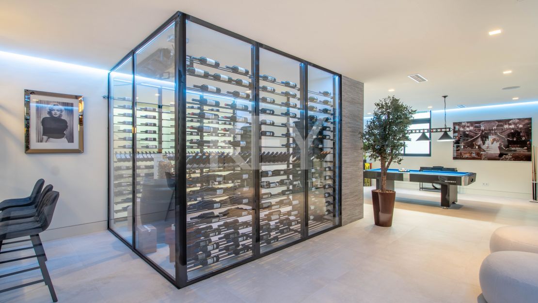 Villa contemporánea de lujo con vistas panorámicas en venta en La Alqueria, Benahavis