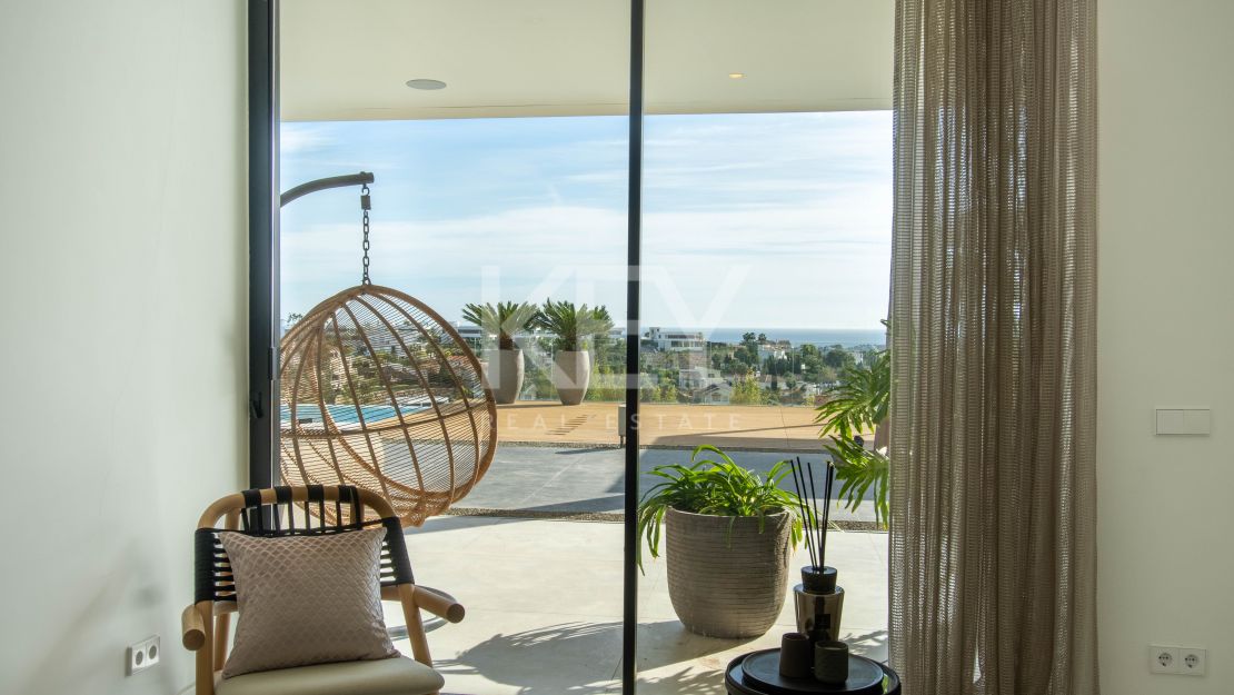 Villa contemporánea de lujo con vistas panorámicas en venta en La Alqueria, Benahavis