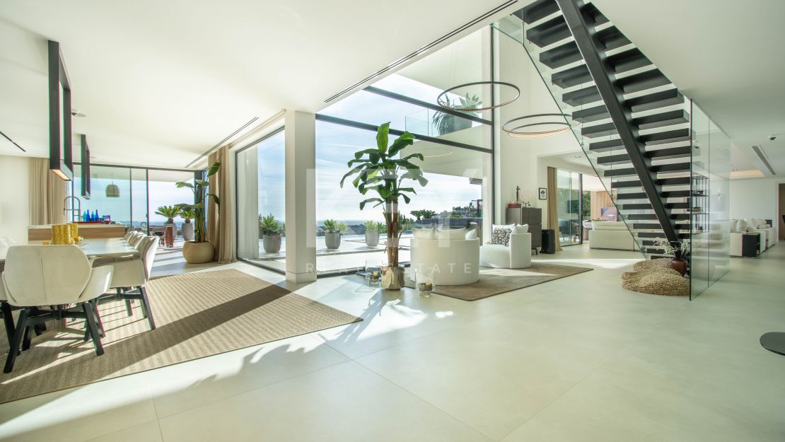 Villa contemporánea de lujo con vistas panorámicas en venta en La Alqueria, Benahavis