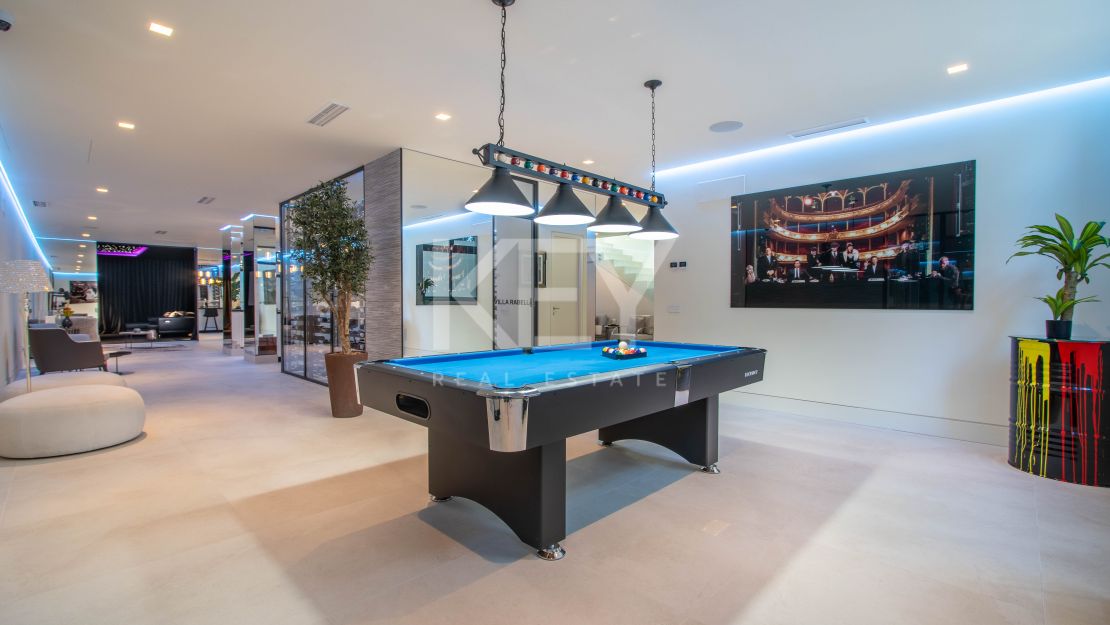 Villa contemporánea de lujo con vistas panorámicas en venta en La Alqueria, Benahavis