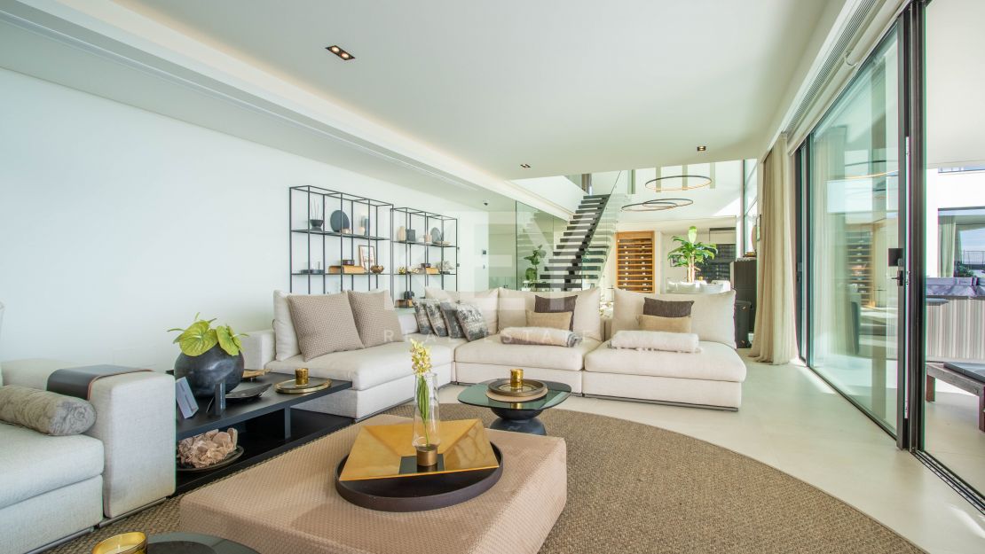 Villa contemporánea de lujo con vistas panorámicas en venta en La Alqueria, Benahavis