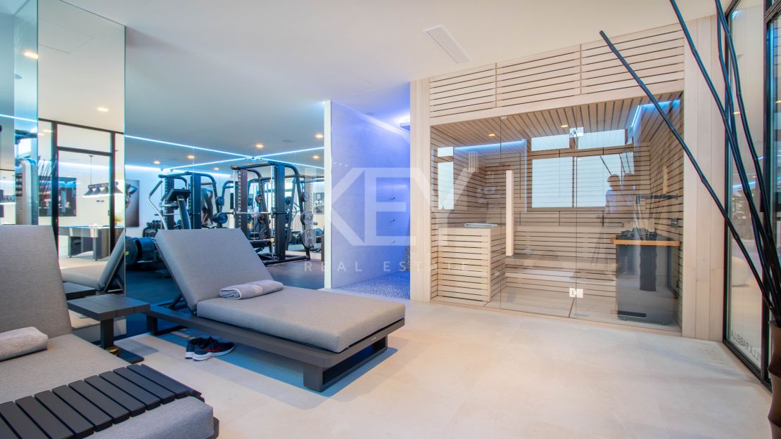 Villa contemporánea de lujo con vistas panorámicas en venta en La Alqueria, Benahavis