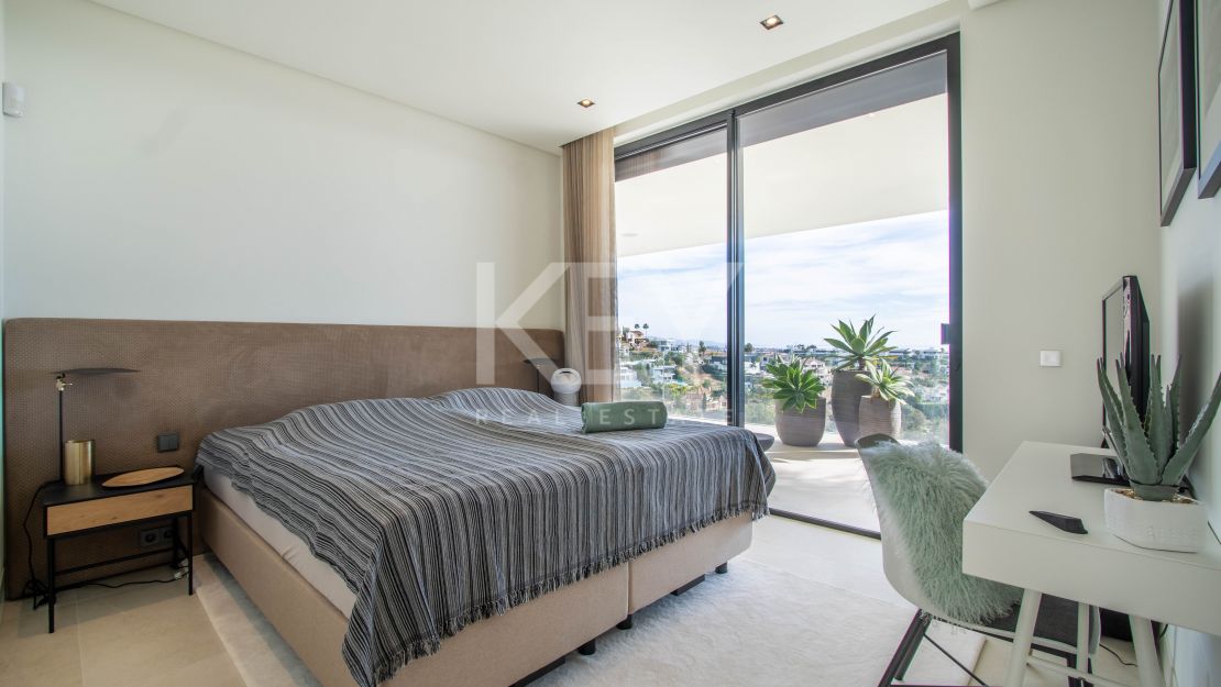 Villa contemporánea de lujo con vistas panorámicas en venta en La Alqueria, Benahavis