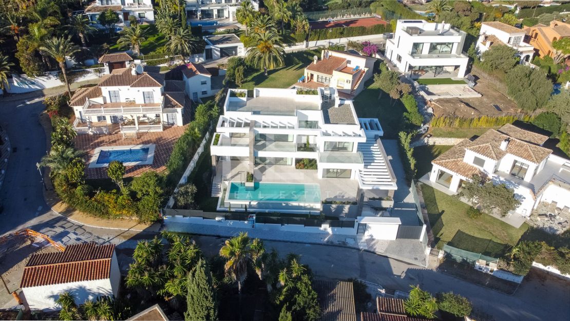 Fabulosa Villa en Venta en Marbesa, Elvira Cerca de la Playa