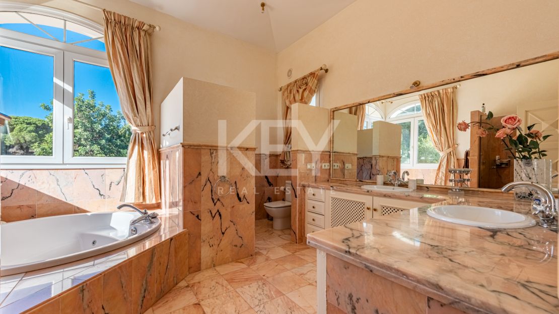 Luxurious villa for sale on the Golden Mile, Marbella