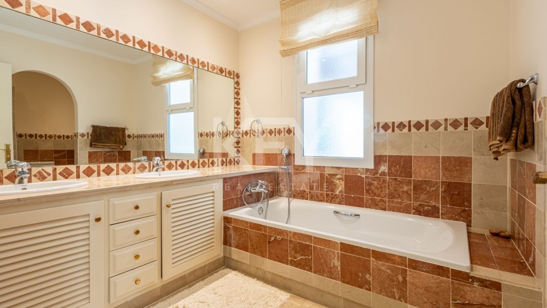 Luxurious villa for sale on the Golden Mile, Marbella