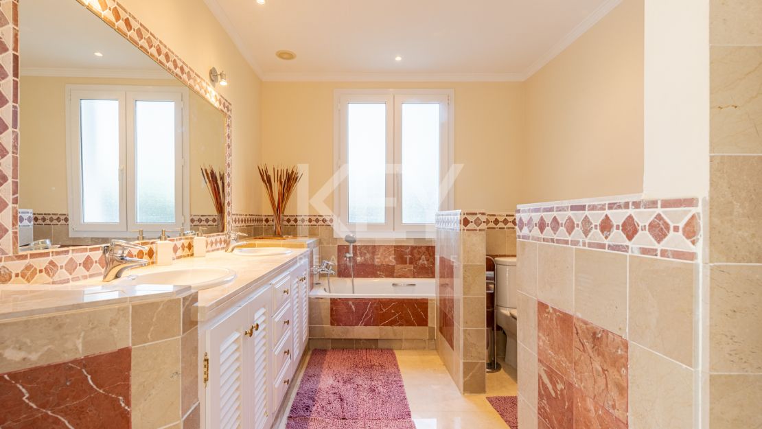 Luxurious villa for sale on the Golden Mile, Marbella