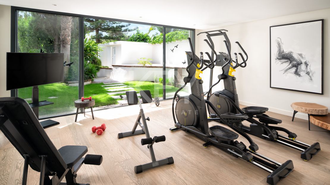 Beachside villa for sale in Marbesa, Marbella