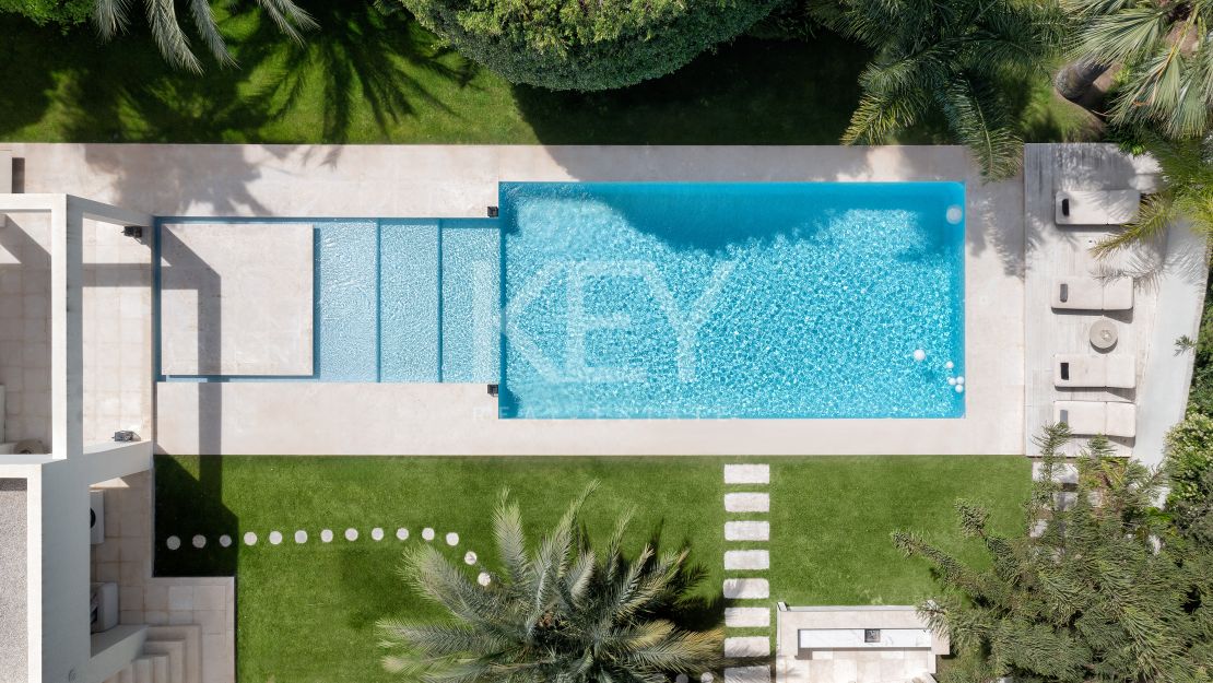 Beachside villa for sale in Marbesa, Marbella