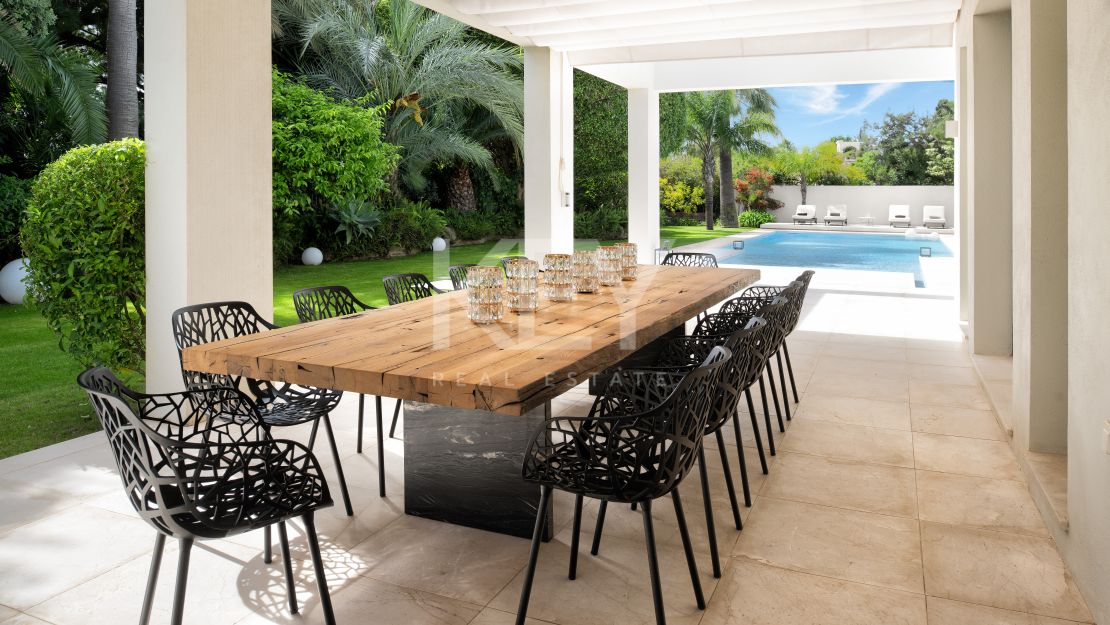 Beachside villa for sale in Marbesa, Marbella