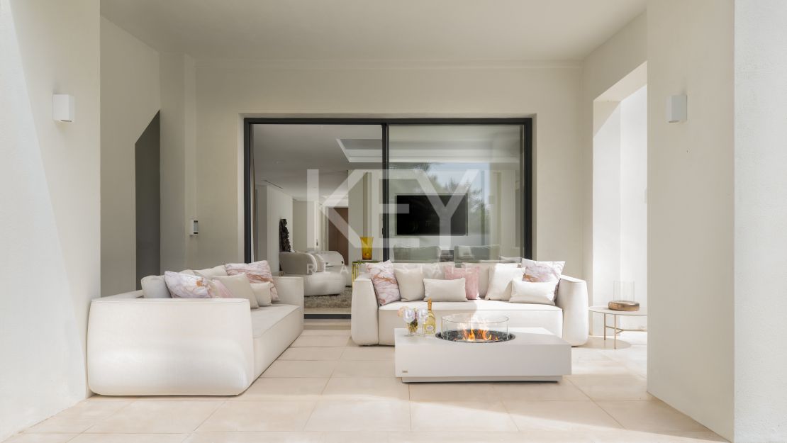 Beachside villa for sale in Marbesa, Marbella