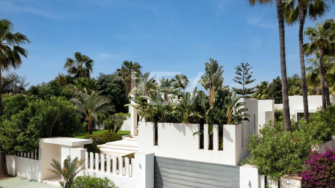 Beachside villa for sale in Marbesa, Marbella