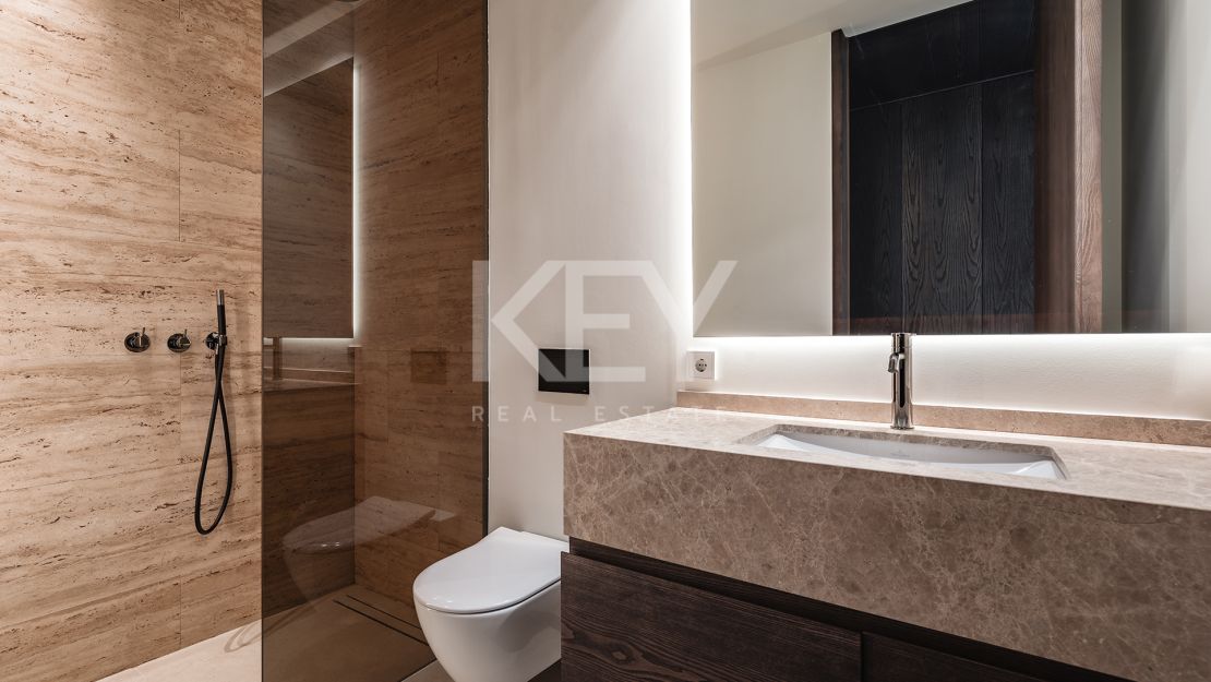 Brand-new contemporary Villa with Spa and solarium in El Paraíso, Benahavís