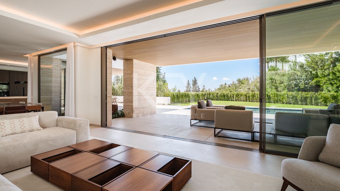 Brand-new contemporary Villa with Spa and solarium in El Paraíso, Benahavís