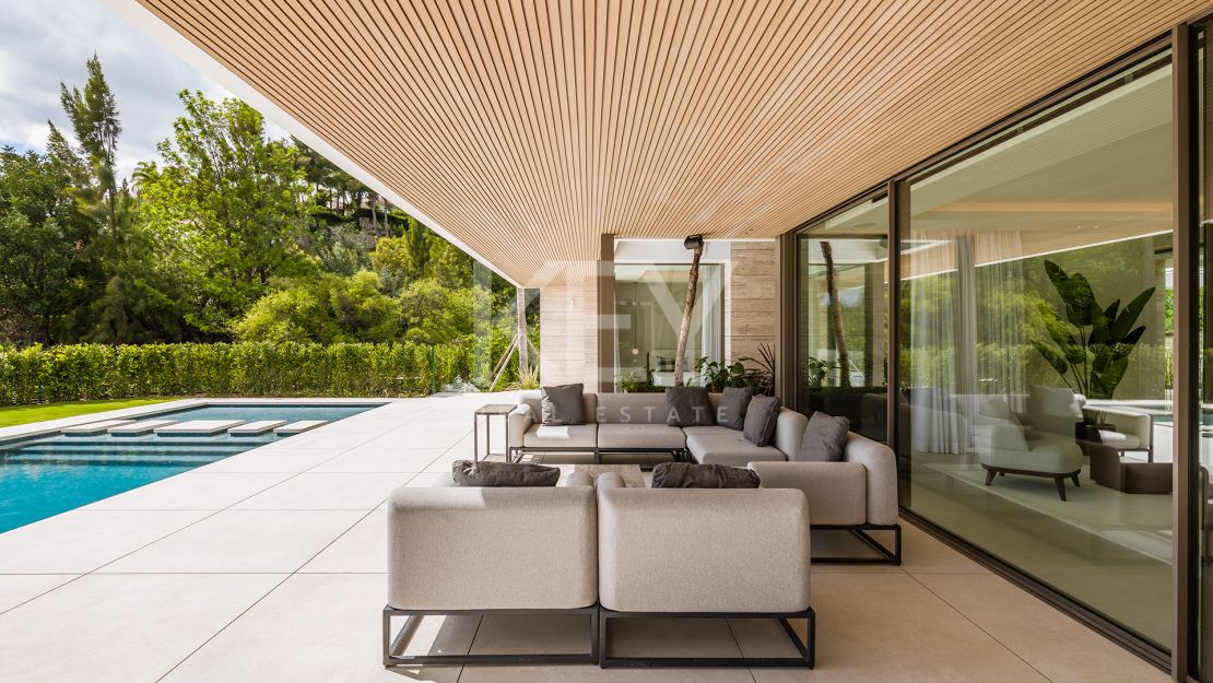 Brand-new contemporary Villa with Spa and solarium in El Paraíso, Benahavís