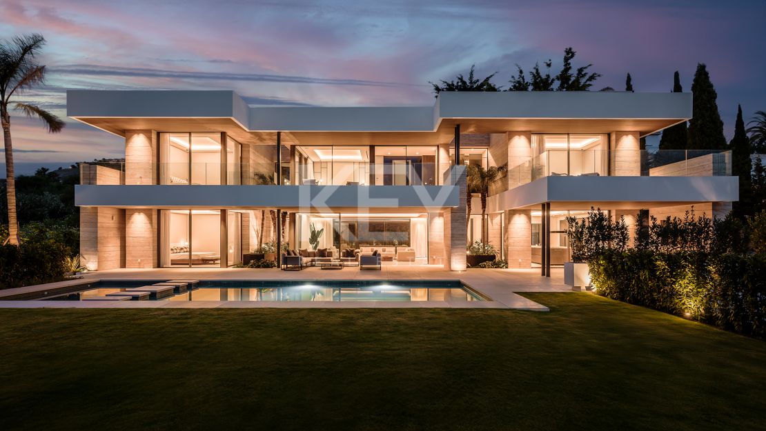 Brand-new contemporary Villa with Spa and solarium in El Paraíso, Benahavís